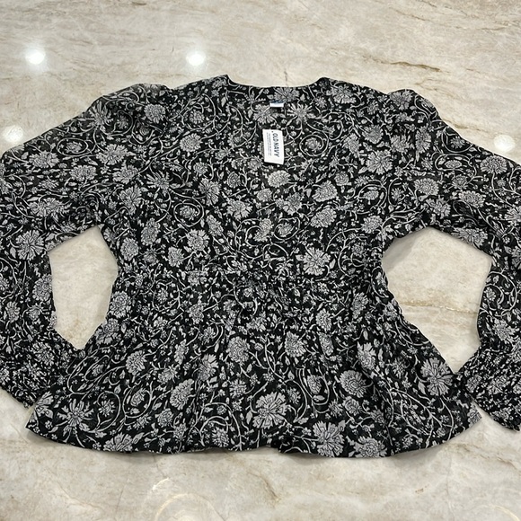 NEW Old Navy | Long-Sleeved‎ V-Neck Smocked Floral Print Blouse | Black | Medium - Picture 2 of 14